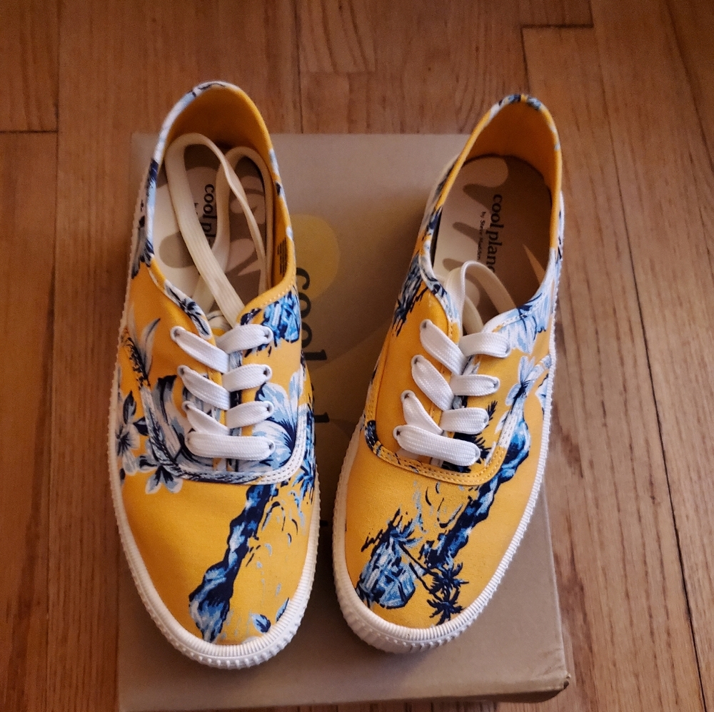 Cool Planet By Steve Madden Stream Floral Sneaker